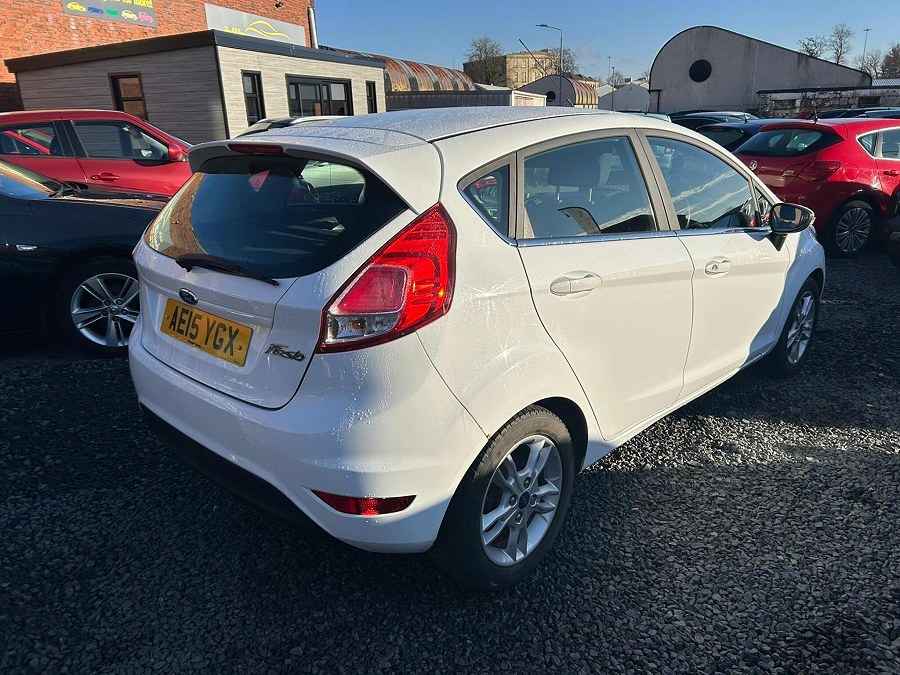2015 Ford Fiesta photo 7