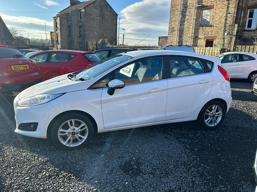 2015 Ford Fiesta photo 4