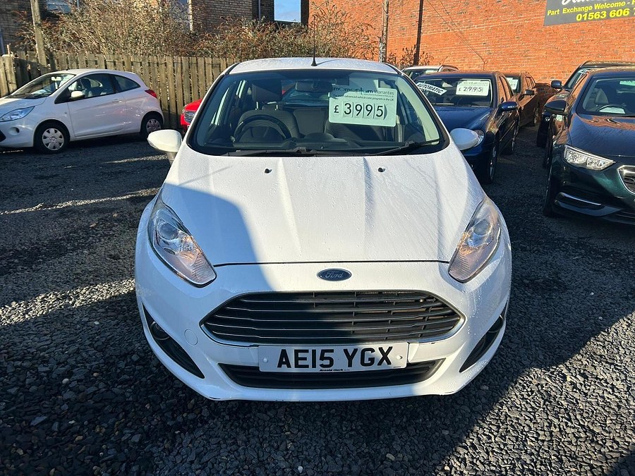 2015 Ford Fiesta photo 2