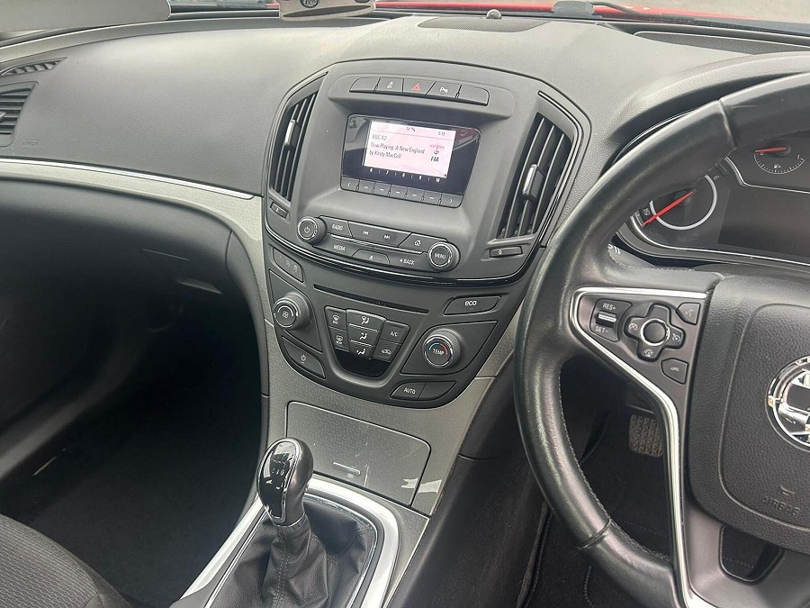 2013 Vauxhall Insignia photo 7