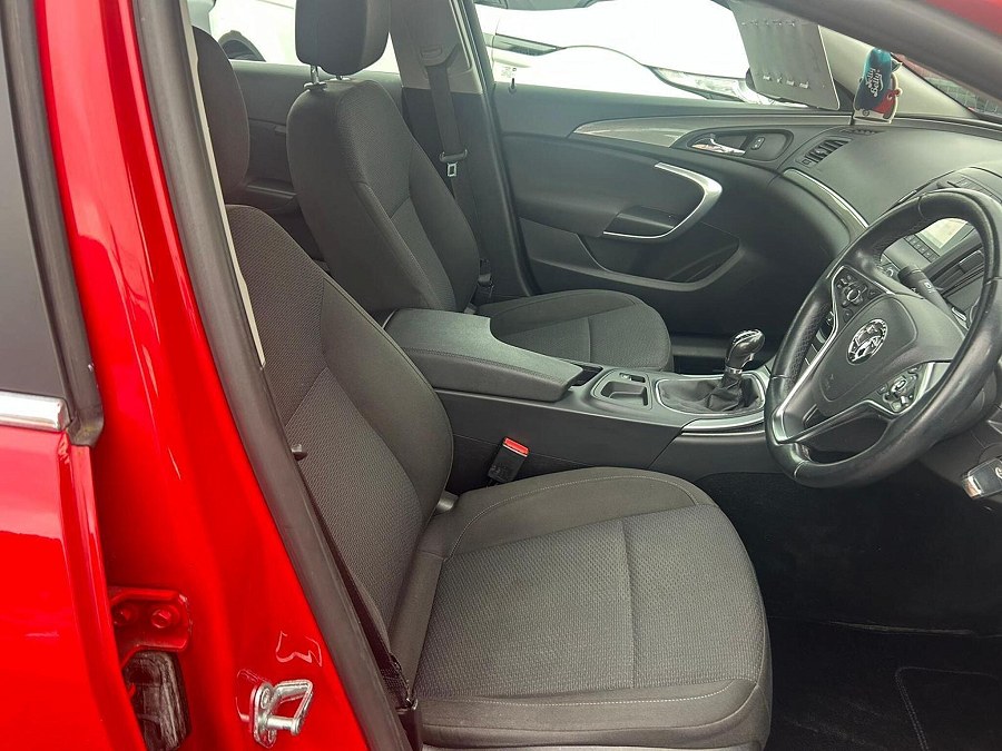 2013 Vauxhall Insignia photo 9