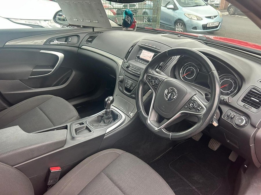 2013 Vauxhall Insignia photo 8