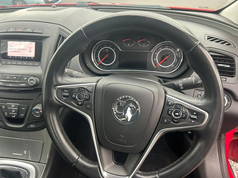 2013 Vauxhall Insignia photo 12