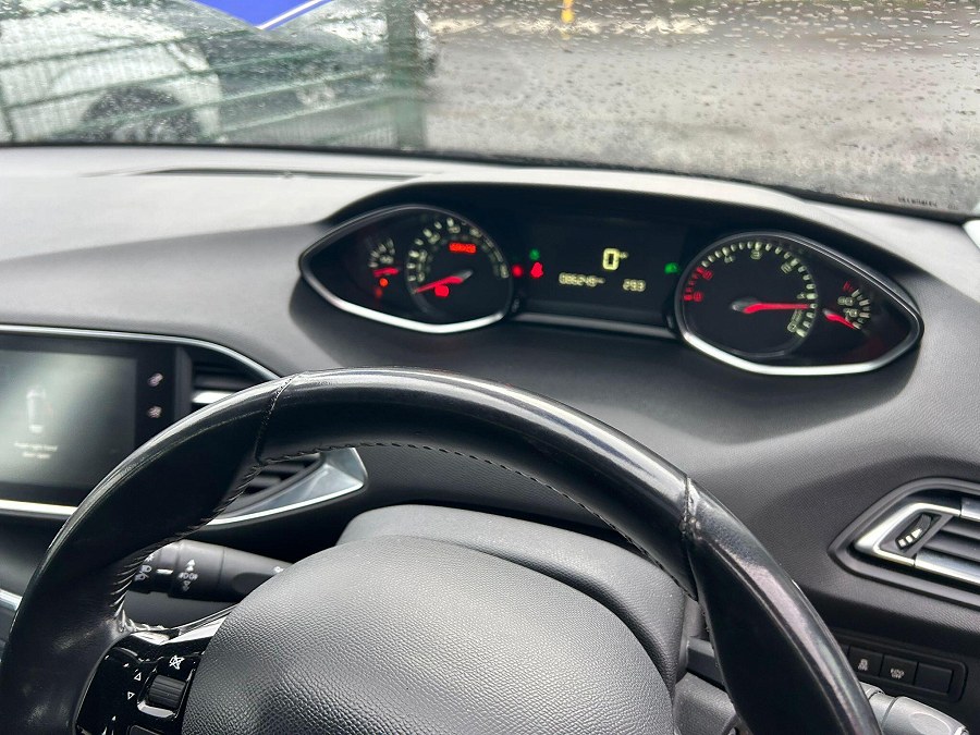 2014 Peugeot 308 photo 12