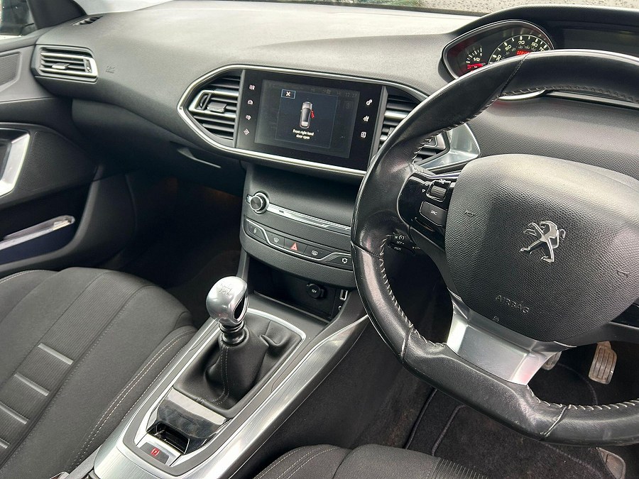 2014 Peugeot 308 photo 8
