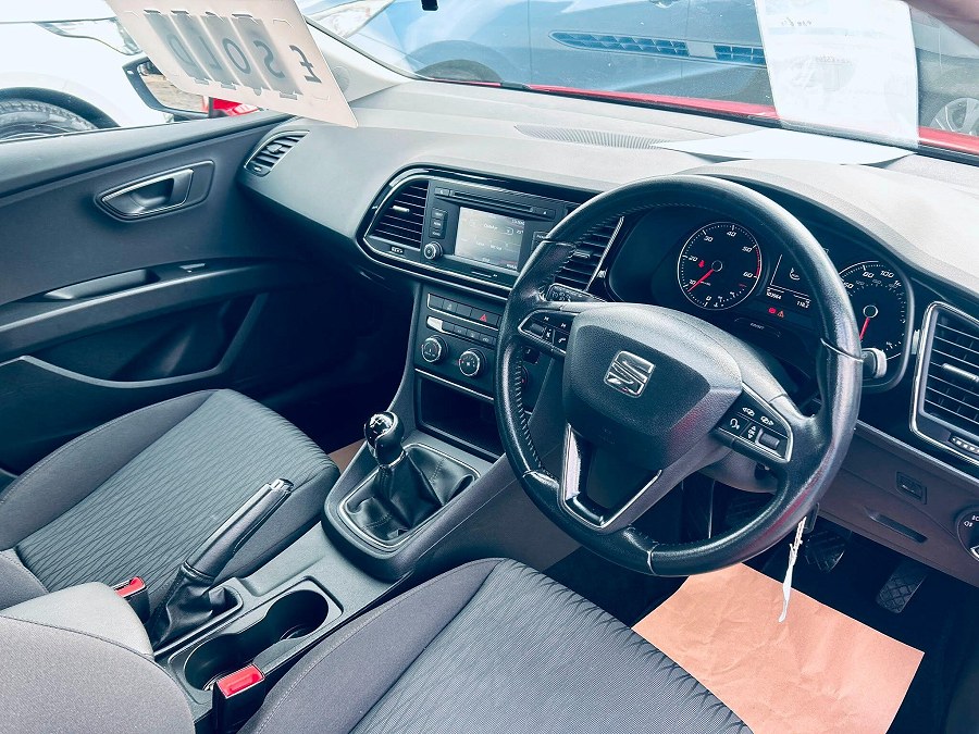 2014 SEAT Leon photo 12