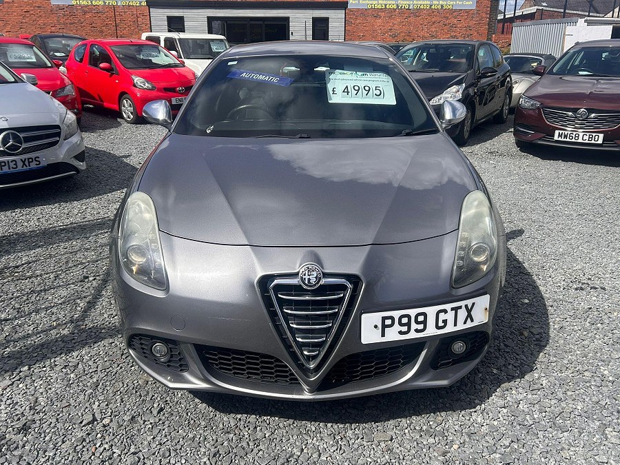 2012 Alfa Romeo Giulietta photo 2