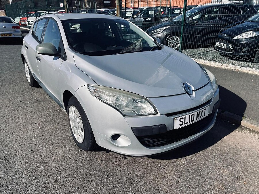 2010 Renault Megane photo 3