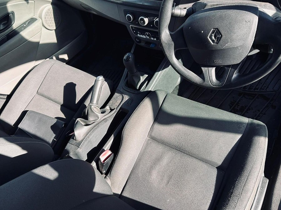 2010 Renault Megane photo 9