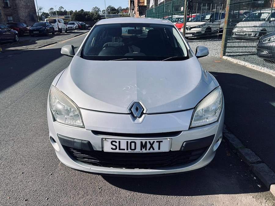 2010 Renault Megane photo 2