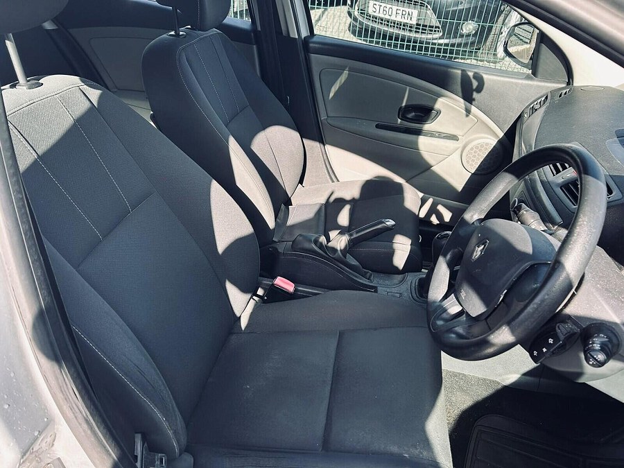 2010 Renault Megane photo 6