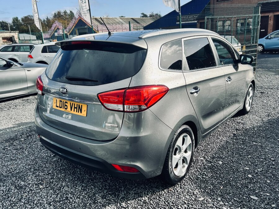 2016 Kia Carens photo 5