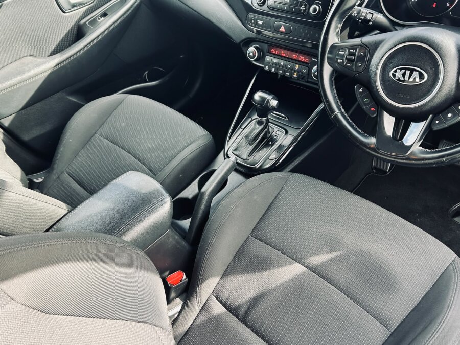 2016 Kia Carens photo 9