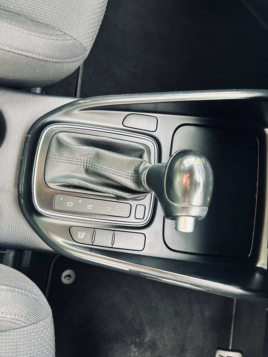2016 Kia Carens photo 14