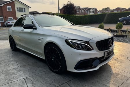 Mercedes-Benz C63 photo 2