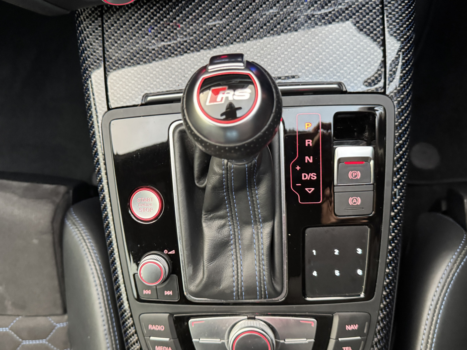 2017 Audi RS6 Avant image 17