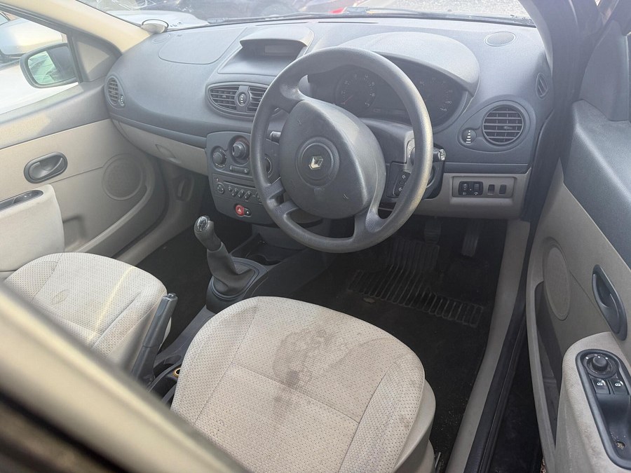 2006 Renault Clio photo 12