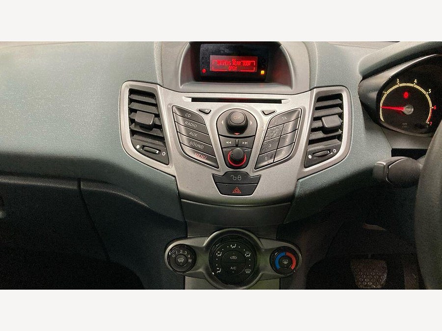 2009 Ford Fiesta photo 13