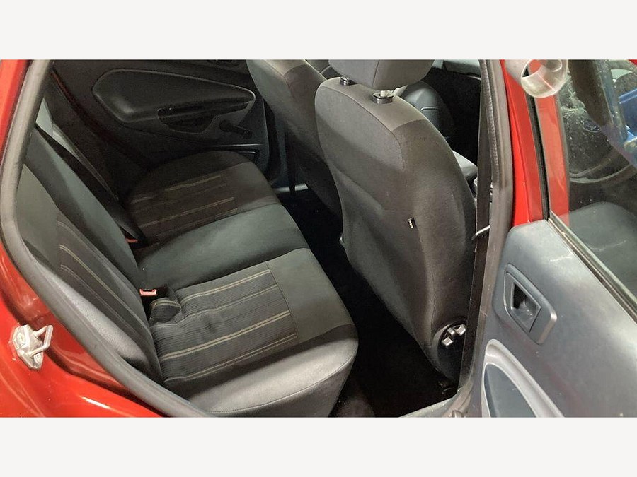 2009 Ford Fiesta photo 10