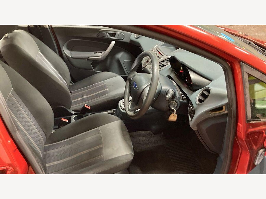 2009 Ford Fiesta photo 11