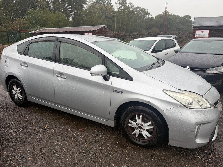 2019 Toyota Prius photo 1