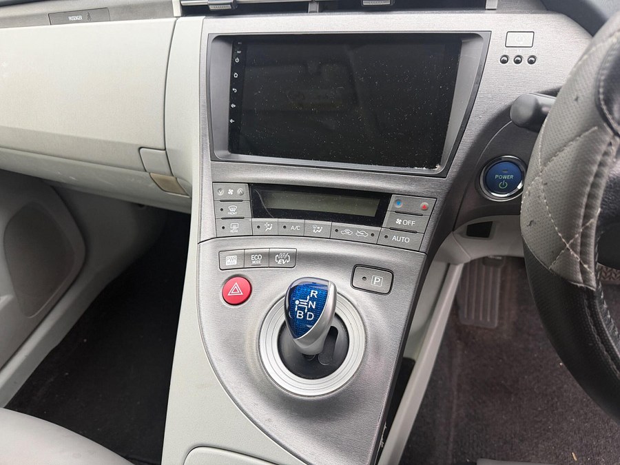 2019 Toyota Prius photo 9