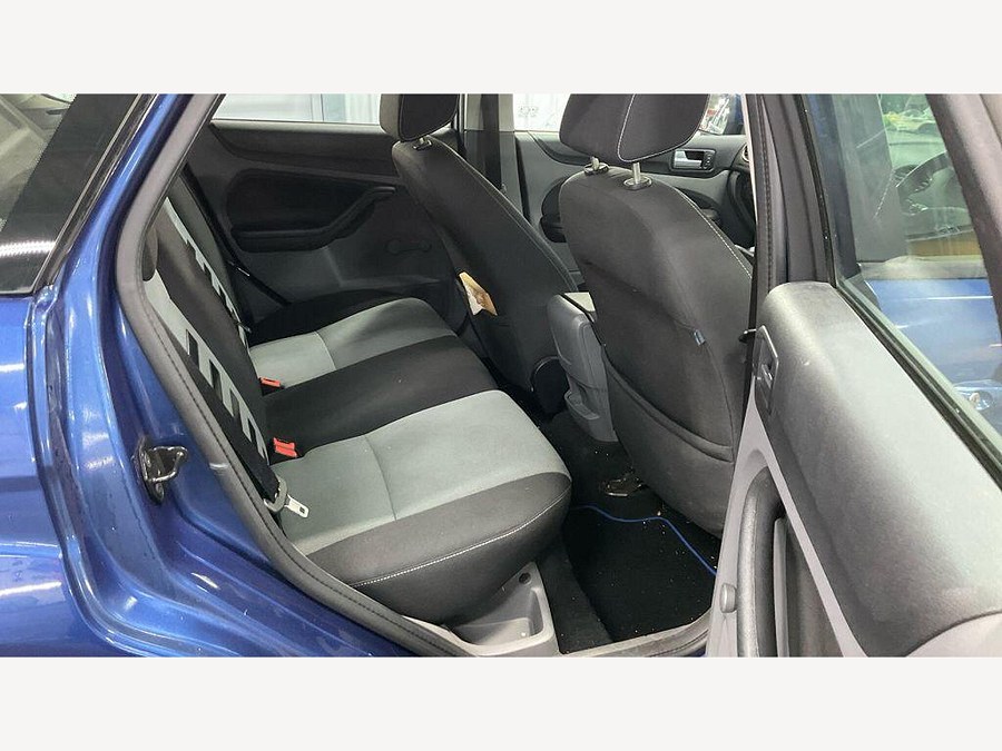 2009 Ford Focus photo 10