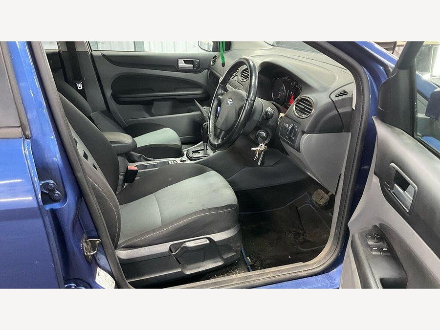2009 Ford Focus photo 11