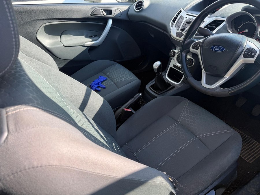 2009 Ford Fiesta photo 13