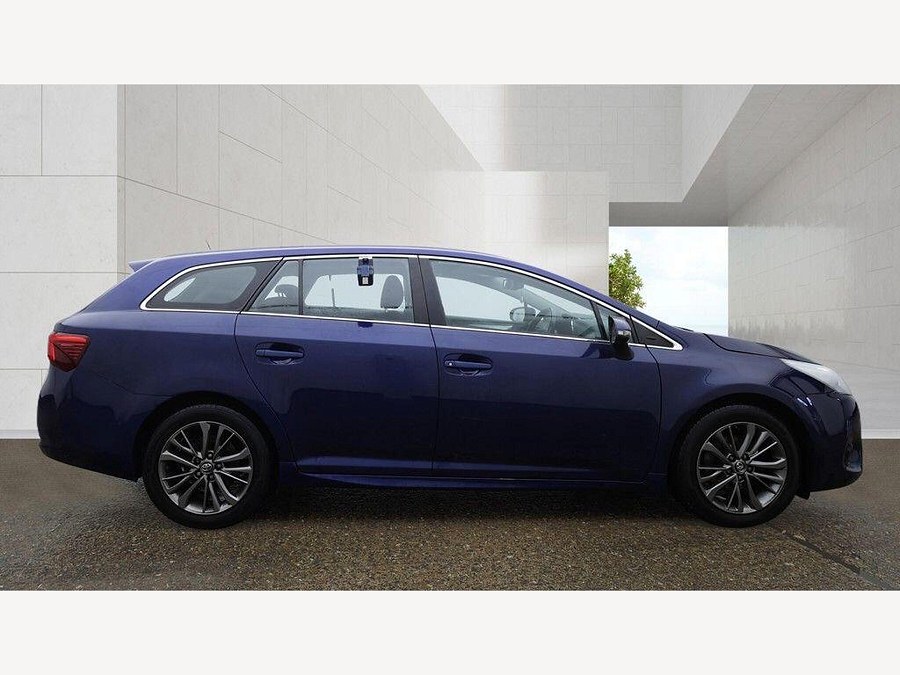2016 Toyota Avensis photo 8