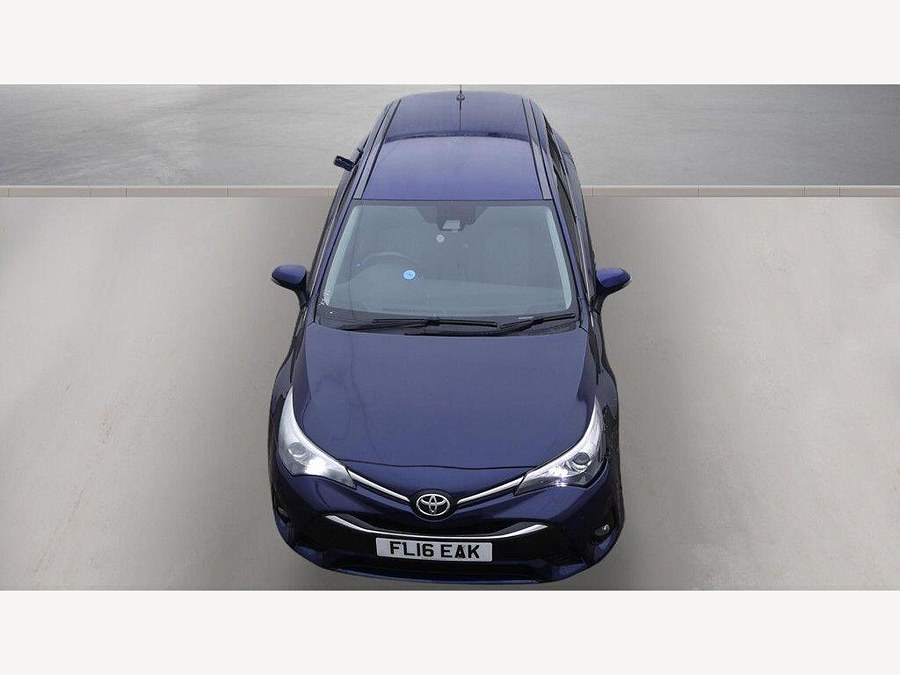 2016 Toyota Avensis photo 11