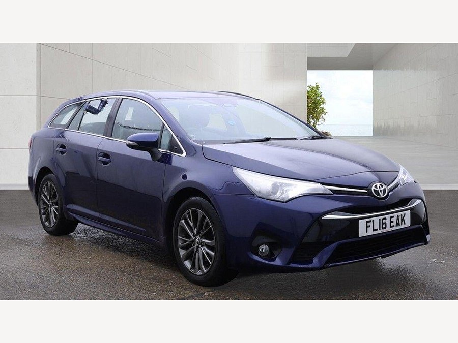 2016 Toyota Avensis photo 1