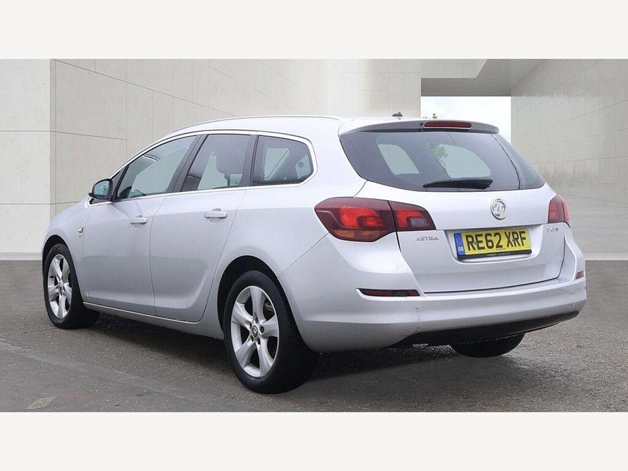 2012 Vauxhall Astra photo 3