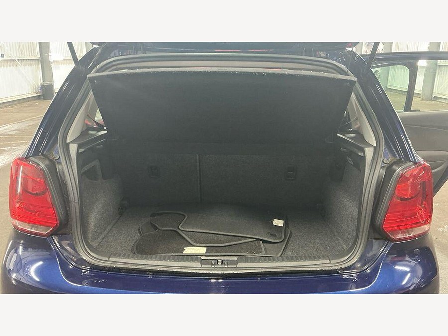 2010 Volkswagen Polo photo 9