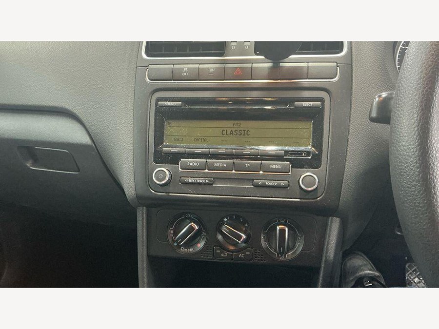 2010 Volkswagen Polo photo 12