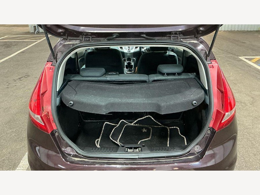 2009 Ford Fiesta photo 9