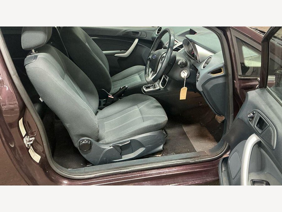 2009 Ford Fiesta photo 11
