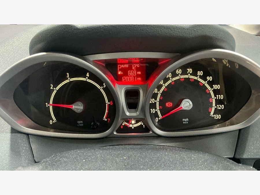2009 Ford Fiesta photo 12