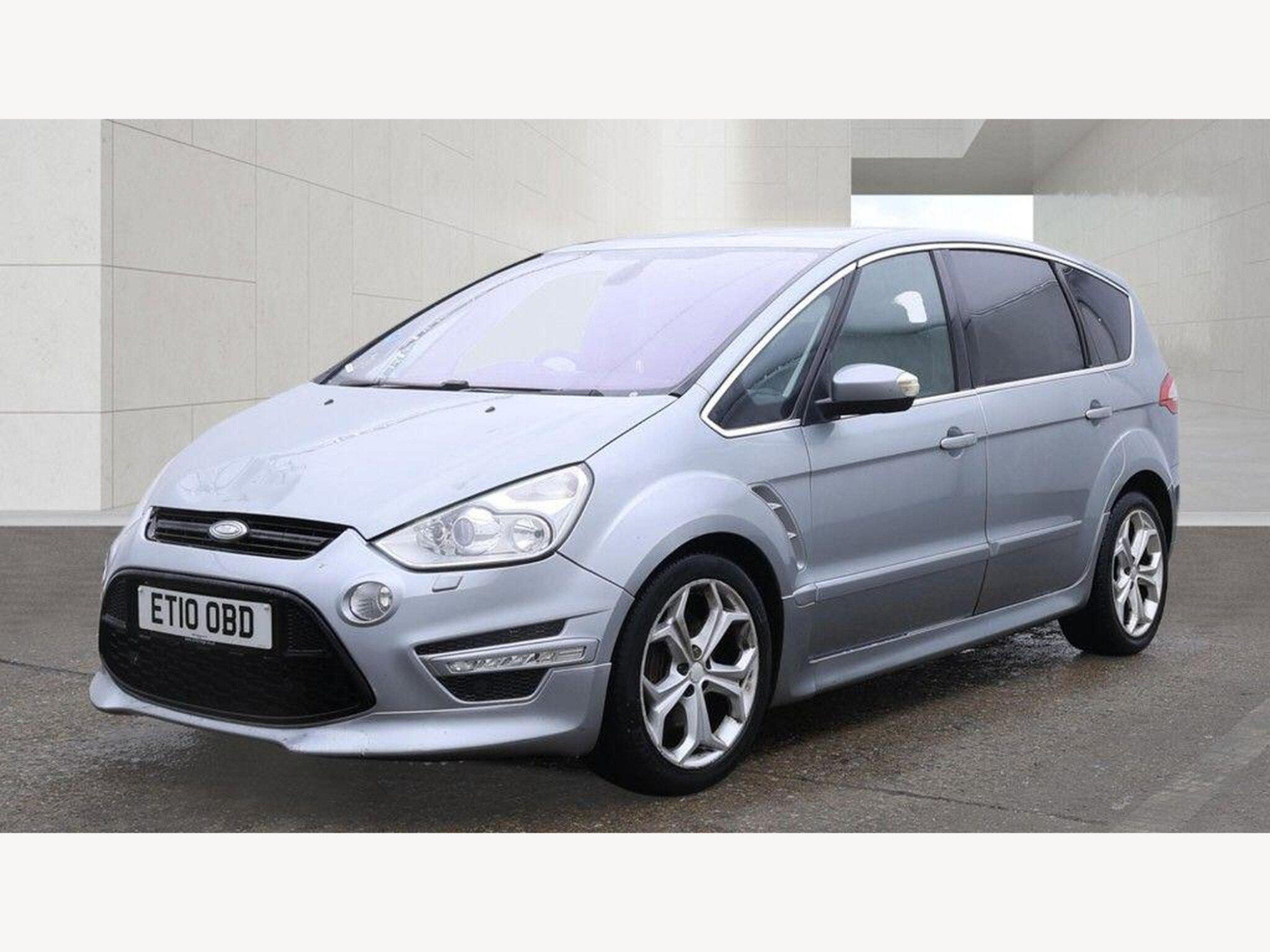 Ford S-Max photo 2