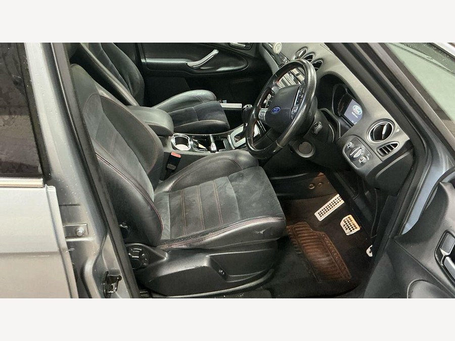 2010 Ford S-Max photo 11