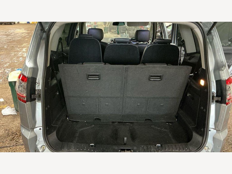 2010 Ford S-Max photo 9