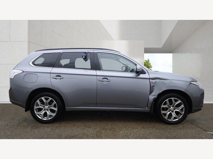 2015 Mitsubishi Outlander photo 4