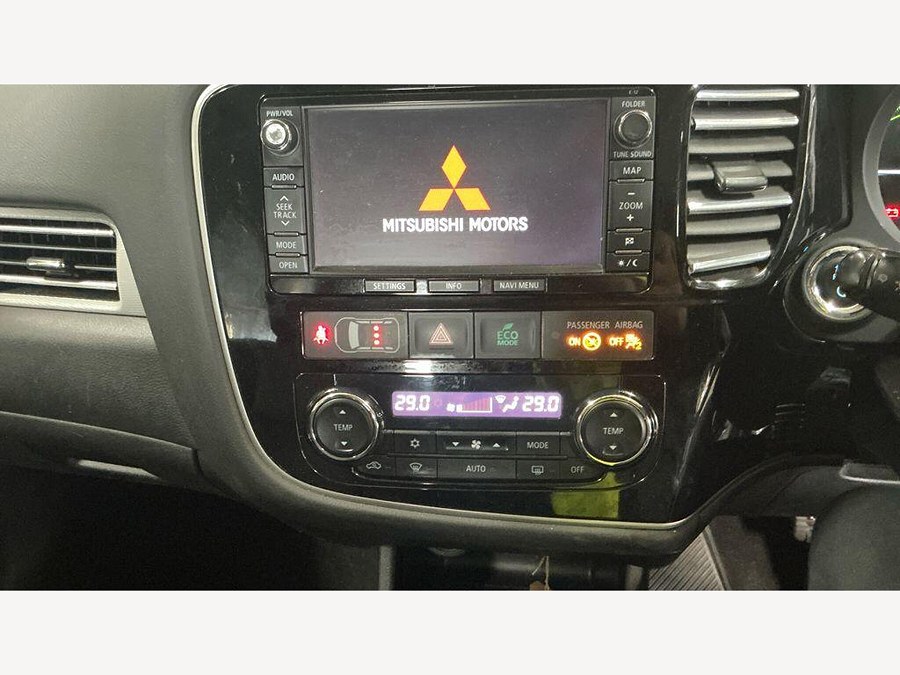 2015 Mitsubishi Outlander photo 11
