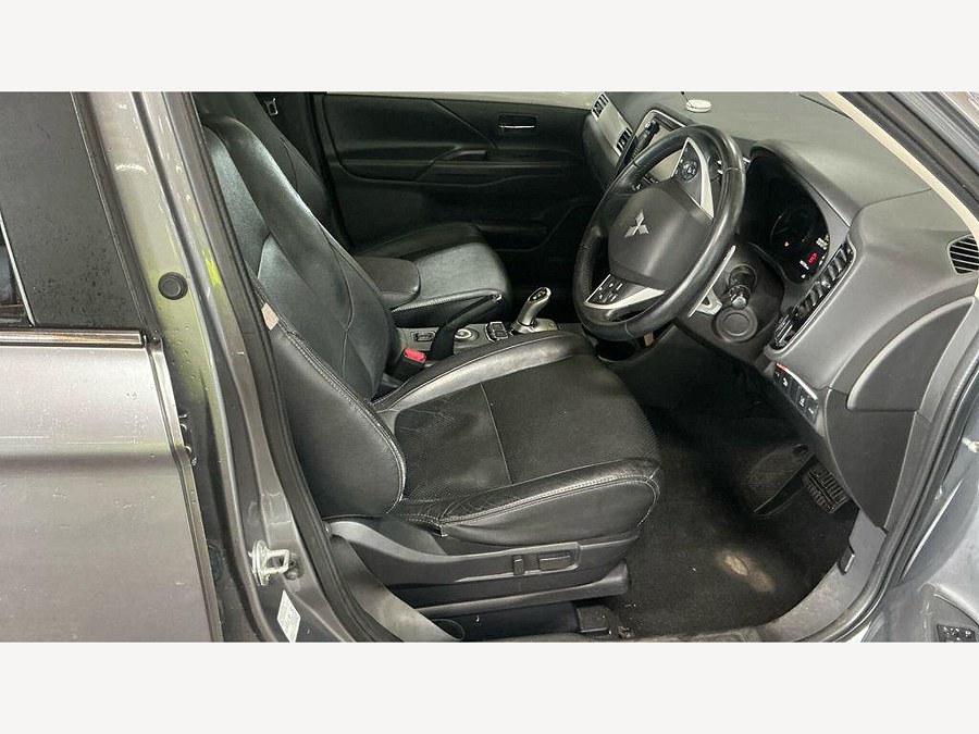 2015 Mitsubishi Outlander photo 10