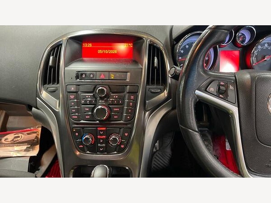 2012 Vauxhall Astra photo 12