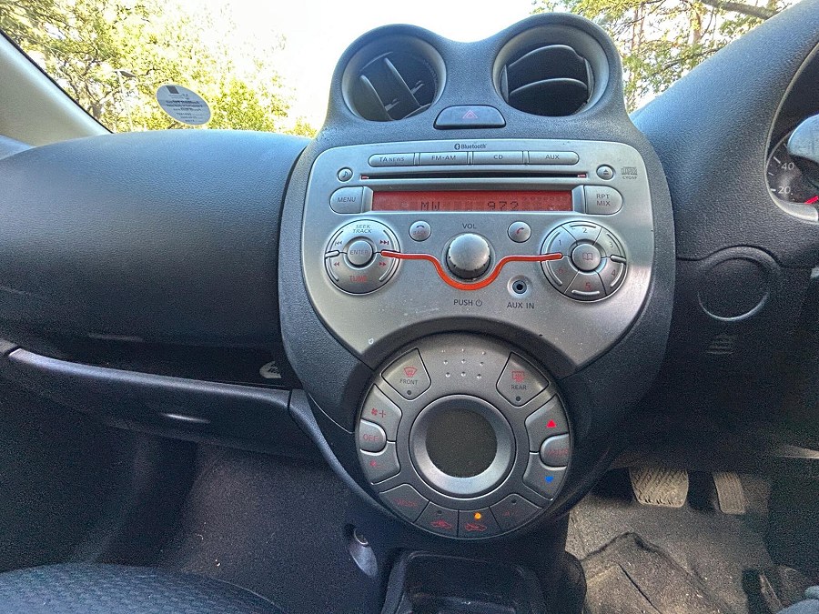 2011 Nissan Micra photo 14
