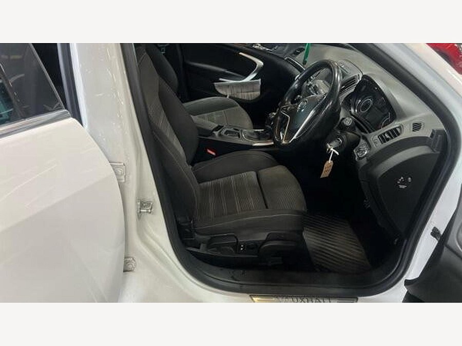 2015 Vauxhall Insignia photo 12