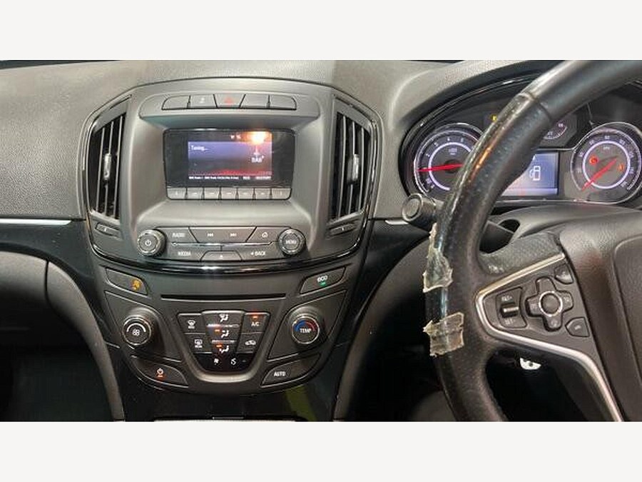 2015 Vauxhall Insignia photo 9