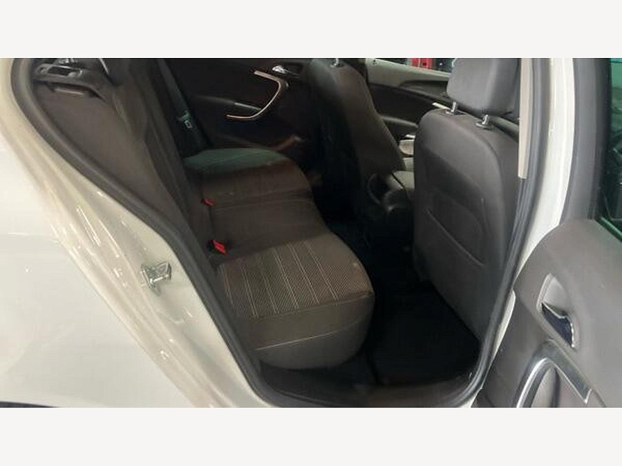 2015 Vauxhall Insignia photo 10