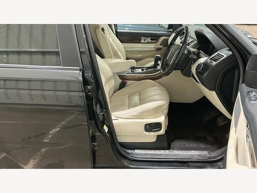 2011 Land Rover Range Rover Sport photo 4